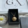 گردنبند لاکت صدف طلایی